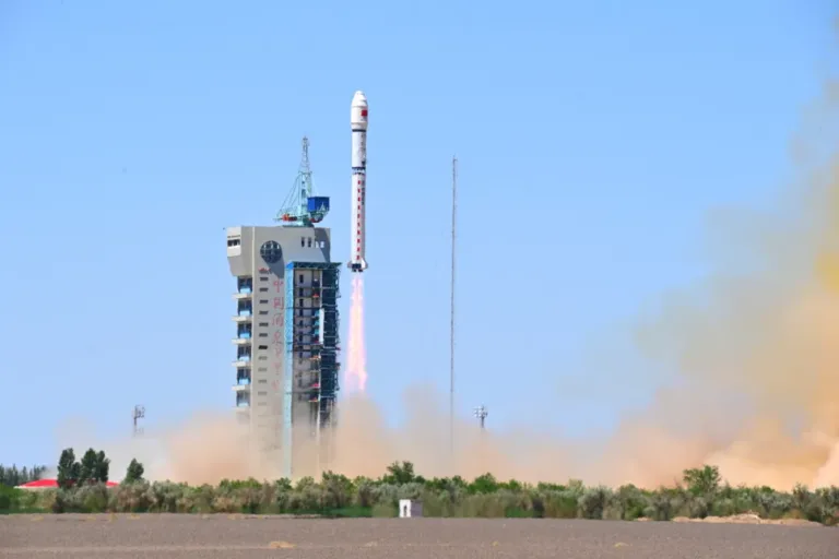 China lanza la primera constelación de satélites con IA para computación espacial