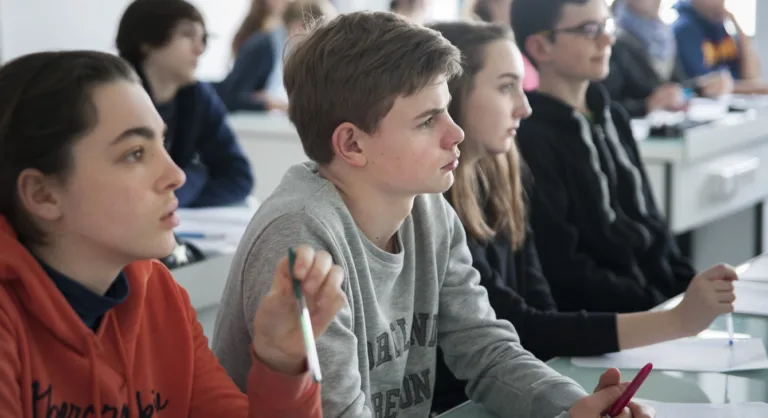 Un estudio prueba la corrección de exámenes con ChatGPT