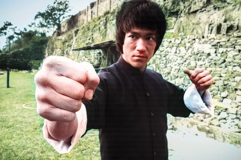 Bruce Lee más grande que nunca gracias a la IA