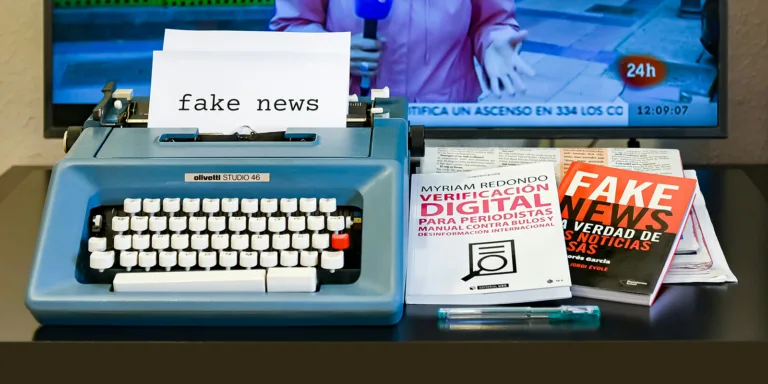 Un modelo algorítmico explica cómo los medios hiperpartidistas polarizan la opinión pública