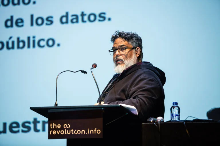 Alby Ojeda: «El viejo mundo está muriendo»