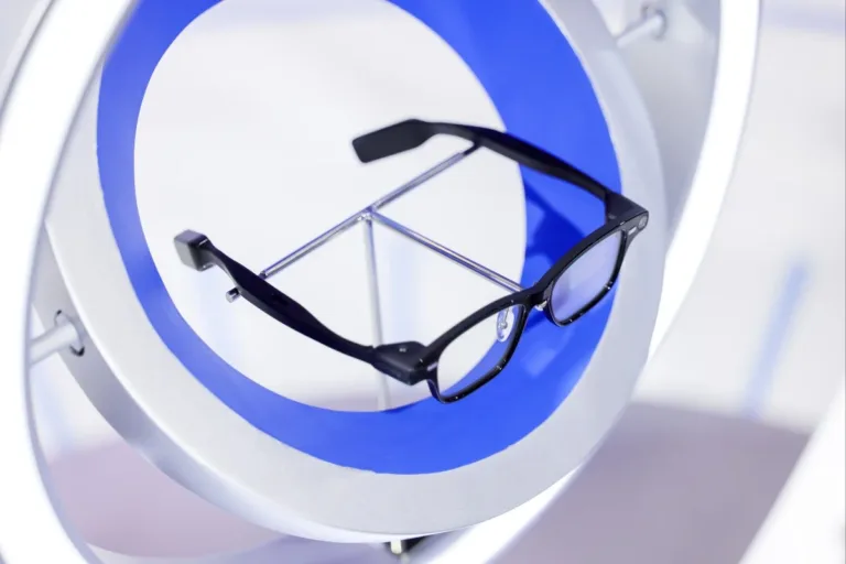 Alibaba lanza sus primeras gafas inteligentes con IA