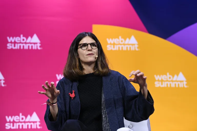 200 millones de euros para que las empresas francesas se atrevan con la IA