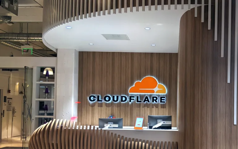 Cloudflare propone cobrar a los chatbots por acceder al contenido de los medios
