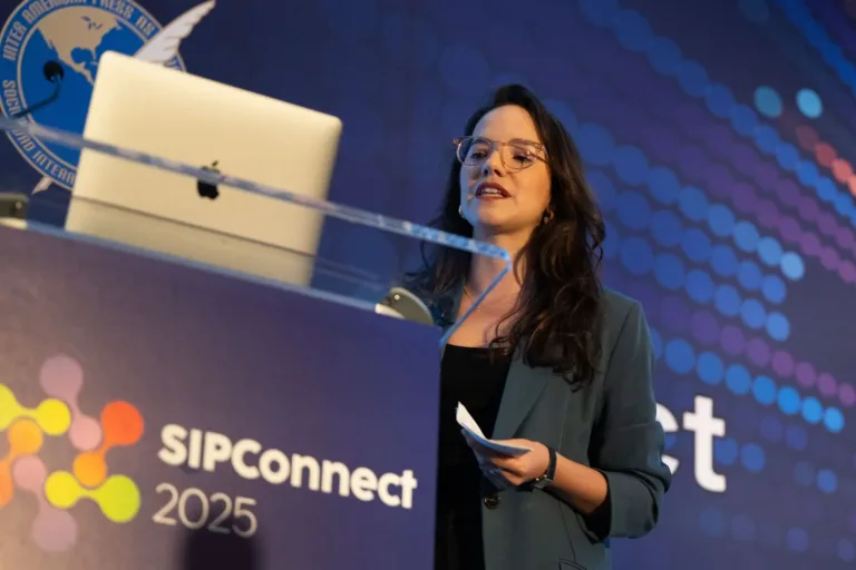 Google y la SIP llevan la inteligencia artificial a los periodistas latinoamericanos