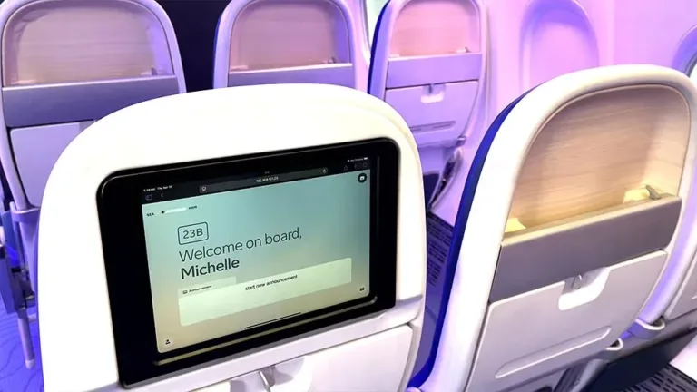 Boeing presenta su azafata virtual para vuelos más inclusivos