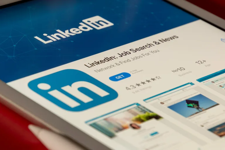 LinkedIn convierte tu CV en datos para su IA