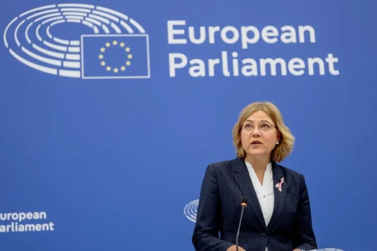 Europa acelera en IA: nuevas estrategias de Bruselas