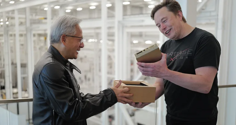 Elon Musk recibe el primer superordenador de bolsillo de NVIDIA