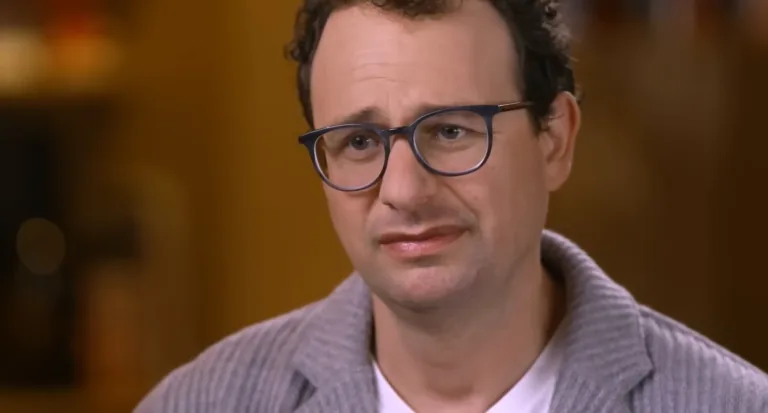 Dario Amodei: “La IA puede repetir los errores del tabaco”