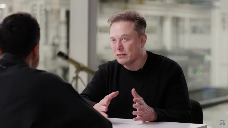 ¿Elon Musk alucina?
