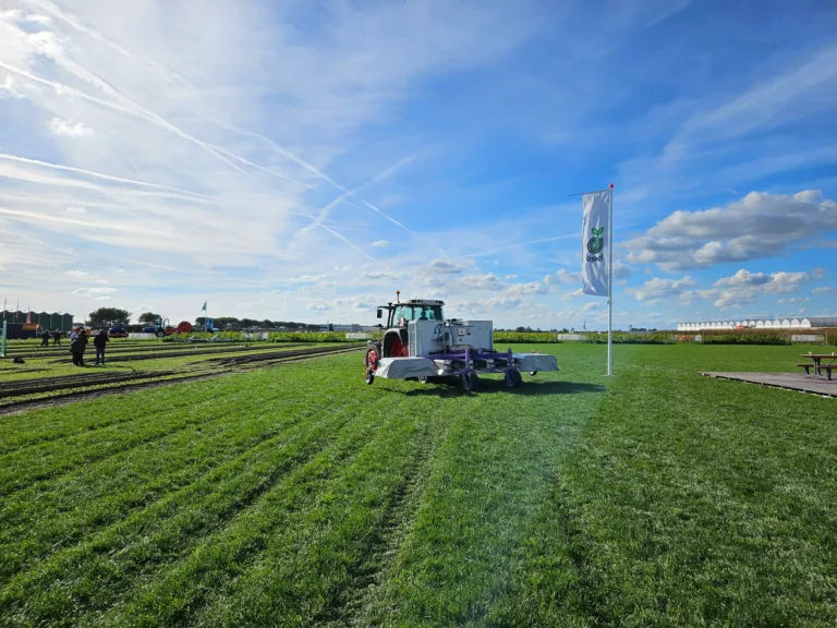 Robot agrícola con IA elimina las malas hierbas