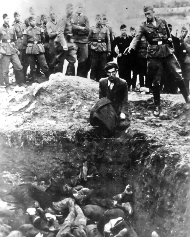 IA contra los nazis