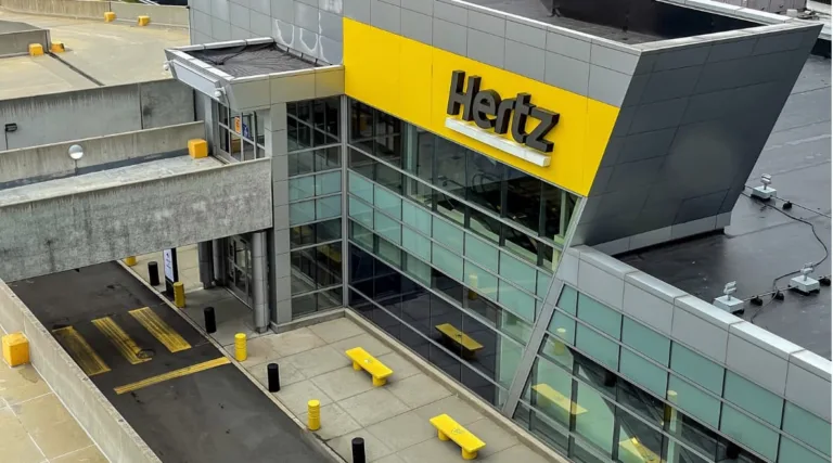 Hertz moderniza su sistema con inteligencia artificial