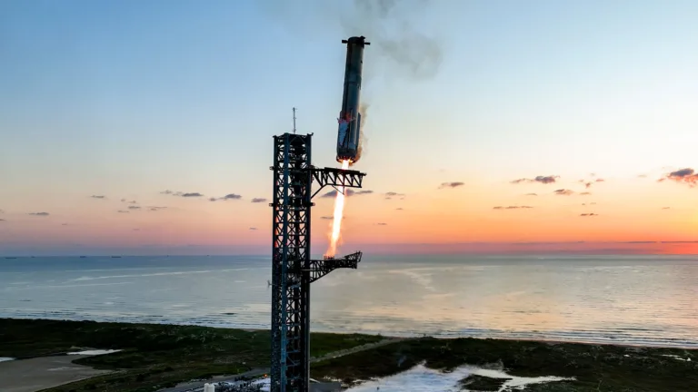 Musk mete en el mismo barco la carrera espacial y la IA