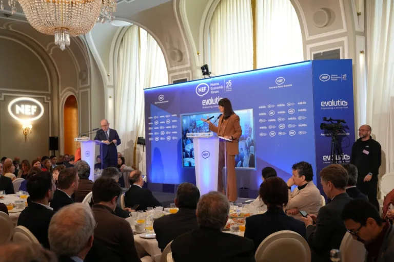 España invierte 40 millones para llevar la IA a startups y pymes