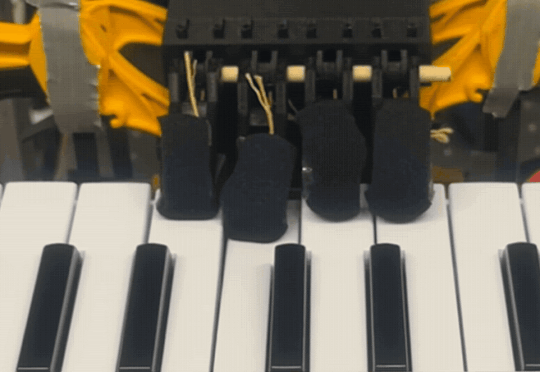 Robot aprende a tocar el piano de oído en solo dos minutos
