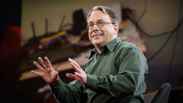 El creador de Linux: «La IA es una herramienta, no un autor»