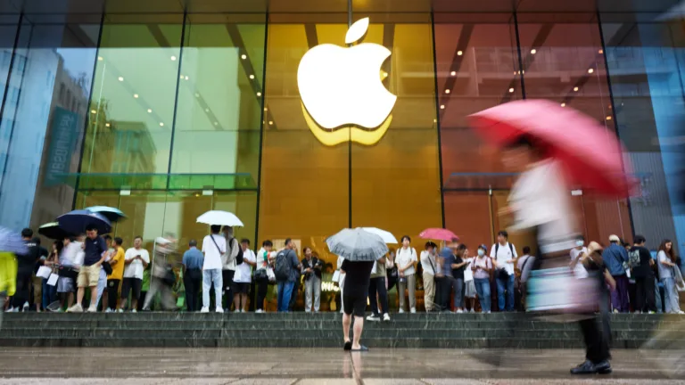 Apple demanda a OpenAI por el presunto robo de secretos de hardware