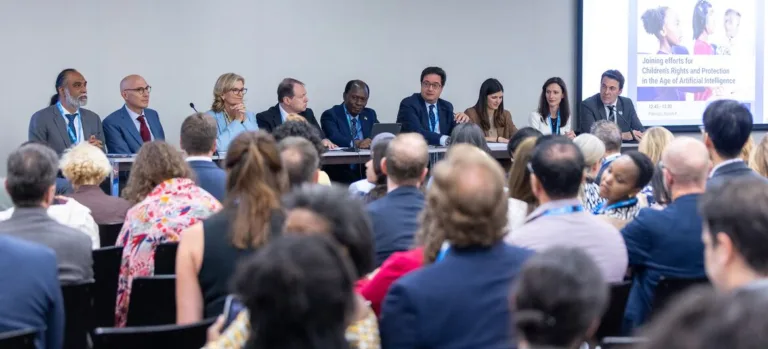 Una alianza de la ONU para proteger a la infancia de la IA nace sin Estados Unidos ni China